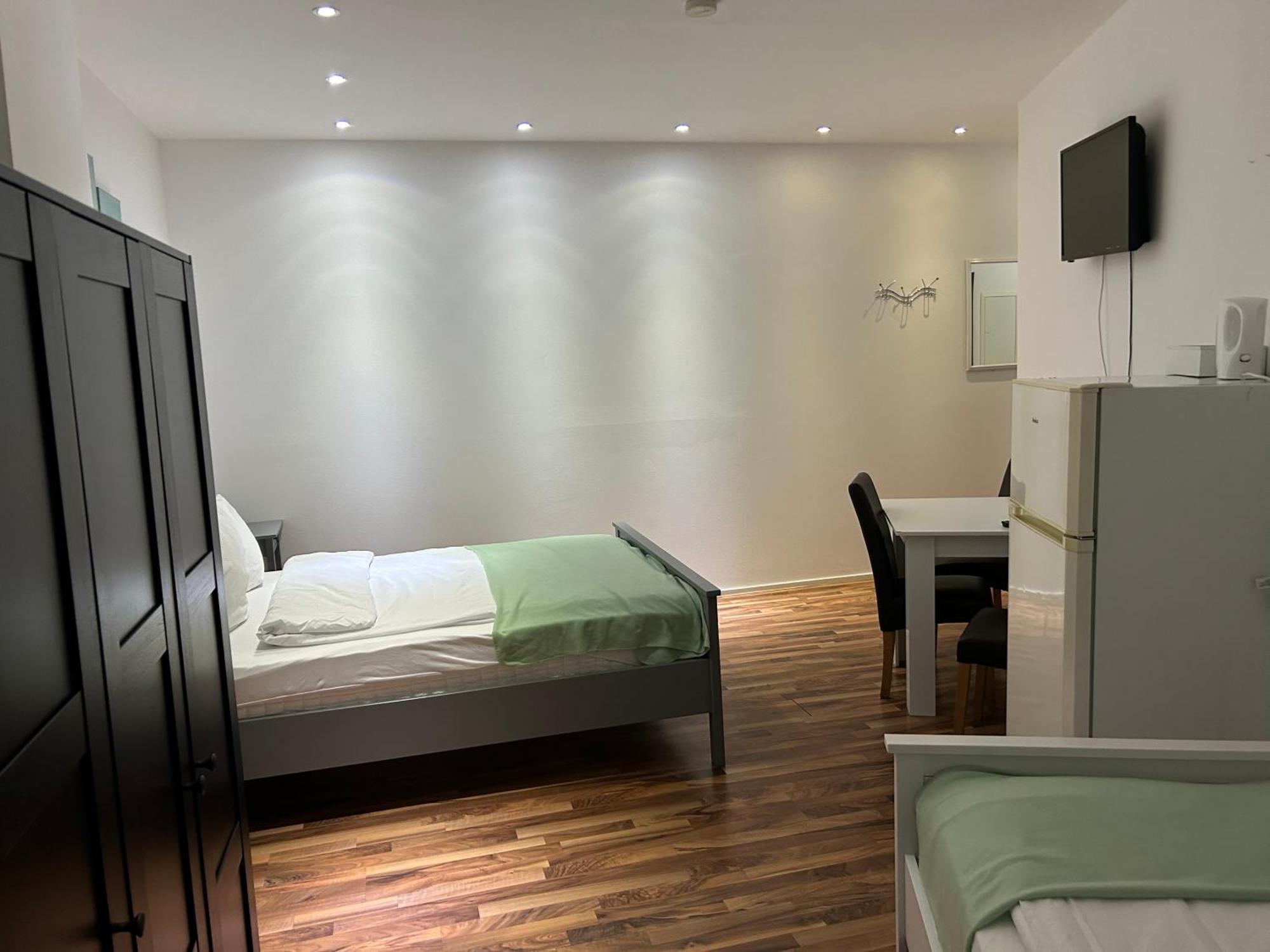 Pension Baku เฟือร์ท ภายนอก รูปภาพ